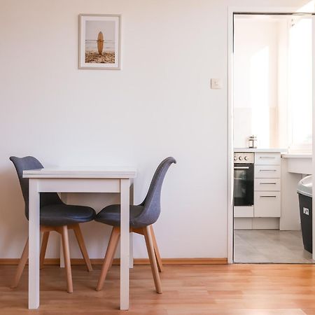 Spacious Apartments With View & Free Parking Wiener Neustadt Exterior photo