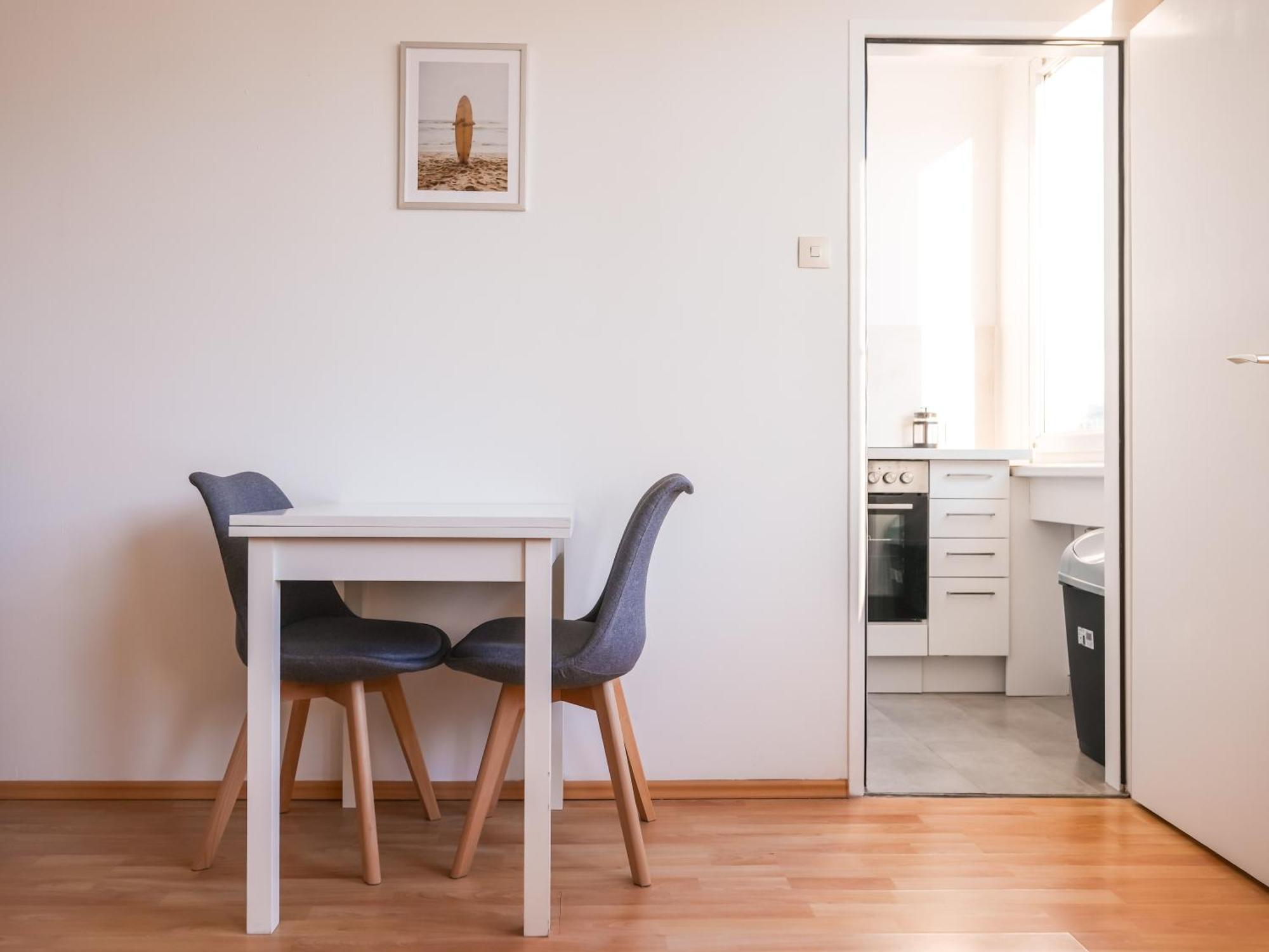 Spacious Apartments With View & Free Parking Wiener Neustadt Exterior photo