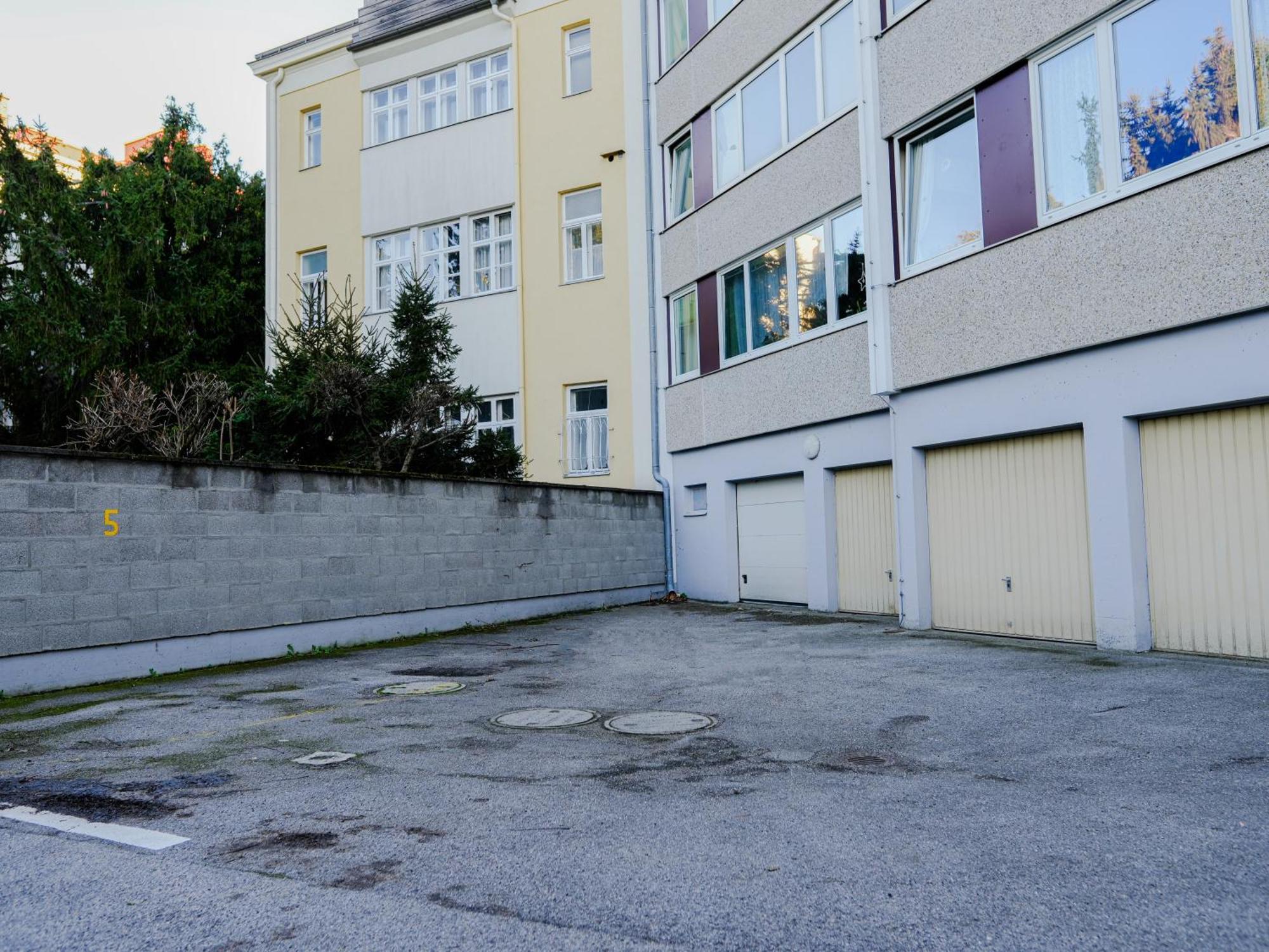 Spacious Apartments With View & Free Parking Wiener Neustadt Exterior photo