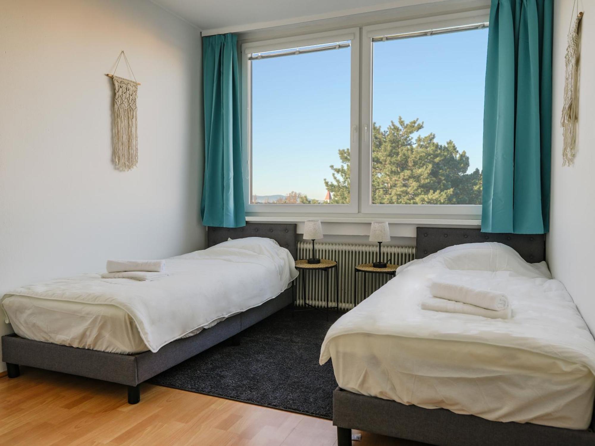 Spacious Apartments With View & Free Parking Wiener Neustadt Exterior photo