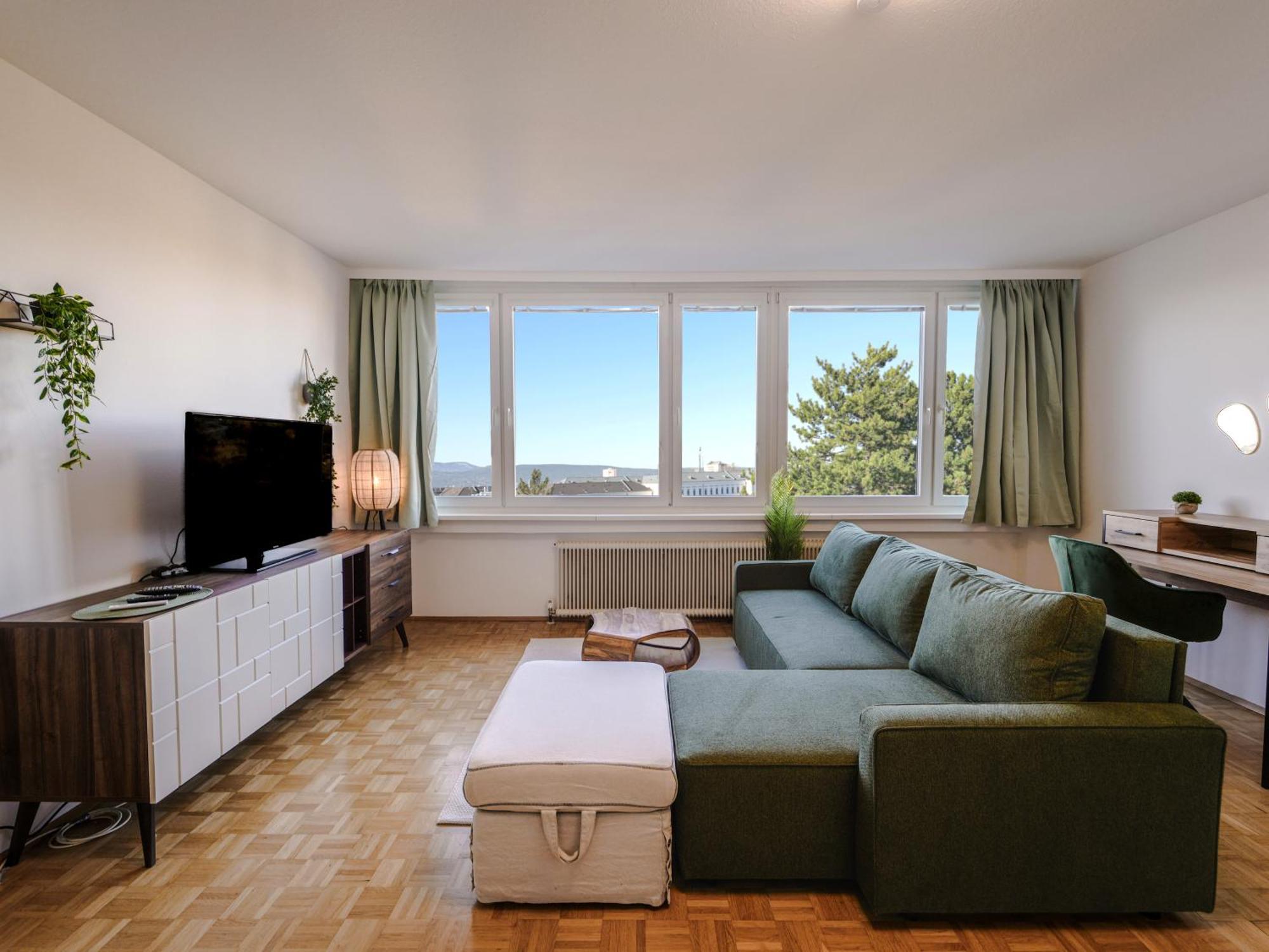 Spacious Apartments With View & Free Parking Wiener Neustadt Exterior photo
